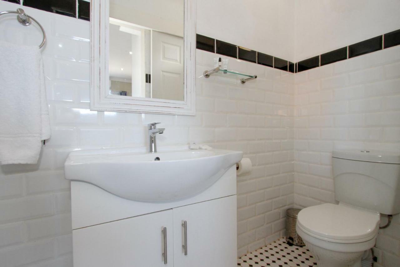 Coweys Corner Bed and Breakfast Durban Exteriör bild